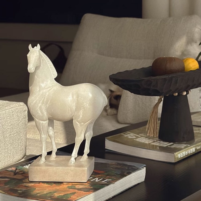 Dekoracyjna figurka konia, wyk – Office Furniture Hon recenzja i cena