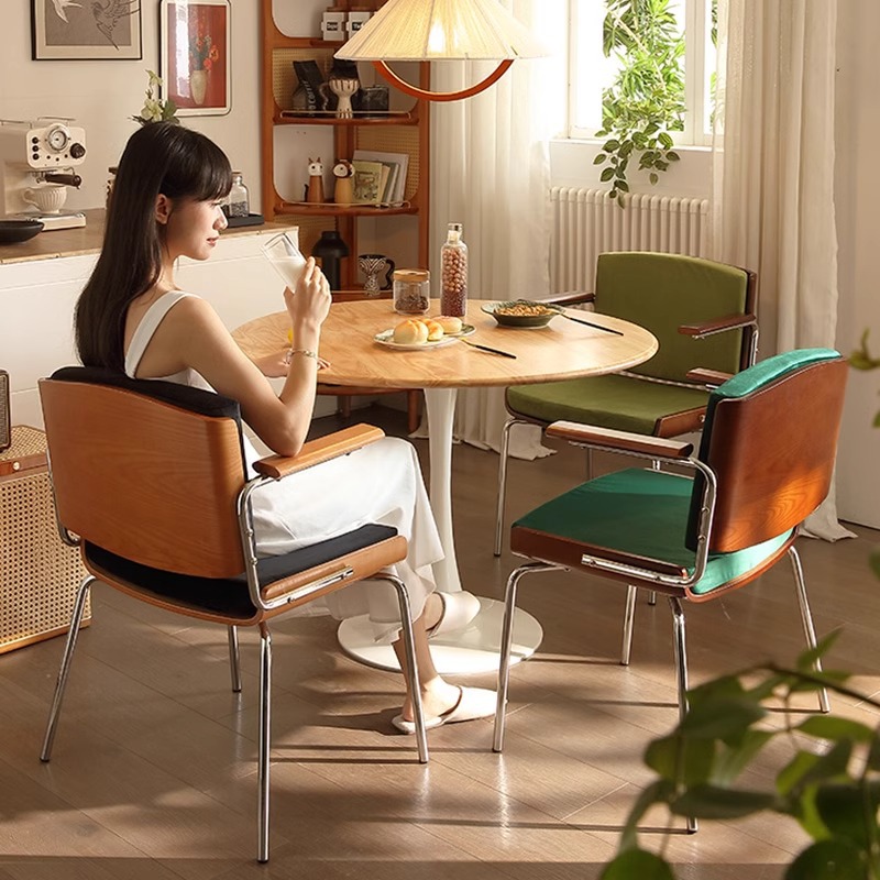 Krzesło do jadalni z oparciem  – Office Furniture Second Hand recenzja i cena